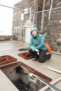 102marine Inst lay fibreoptic pipe lo res